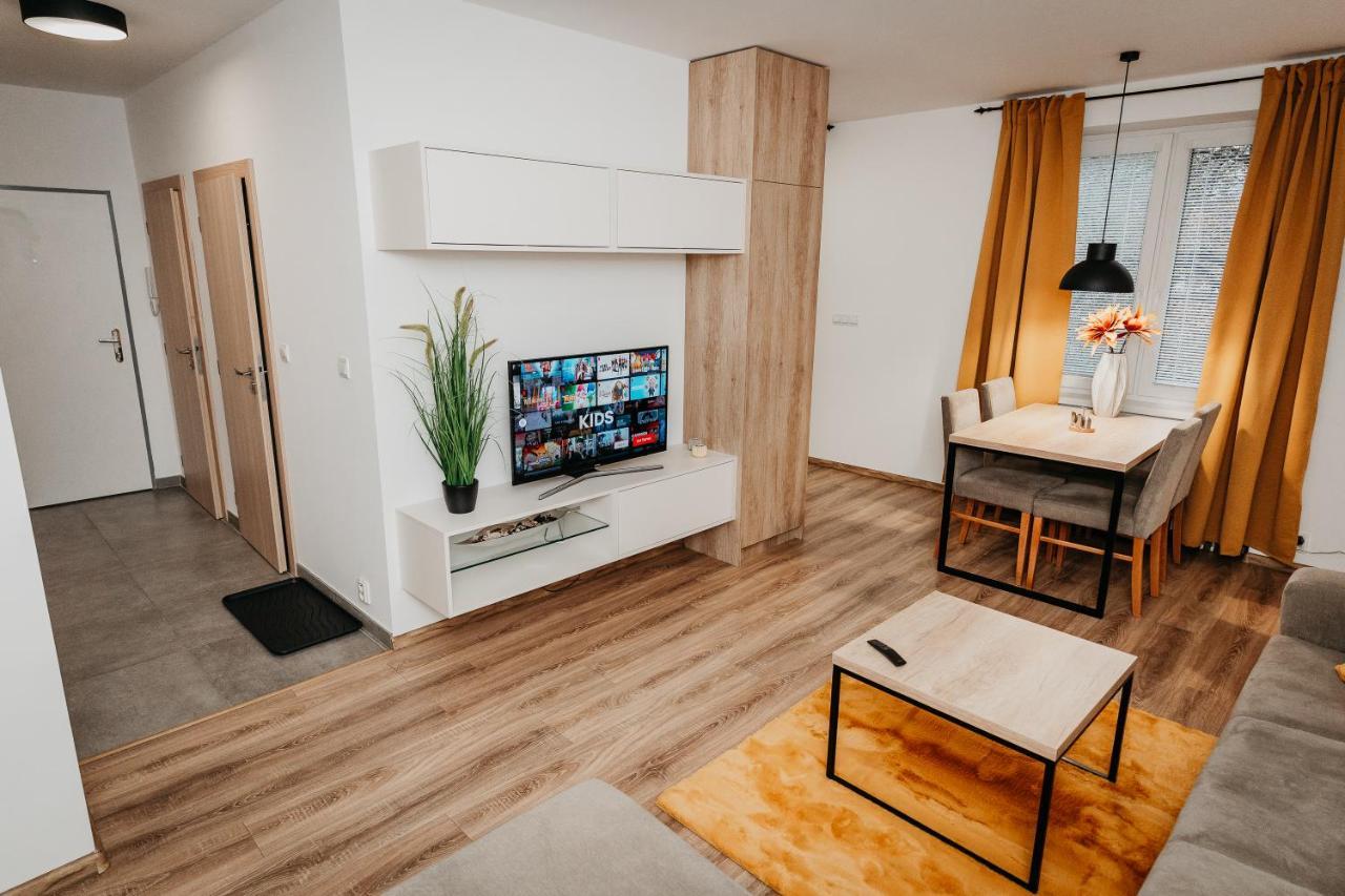 Old Town City Center Apartment 2 - Private Parking Included コシツェ エクステリア 写真