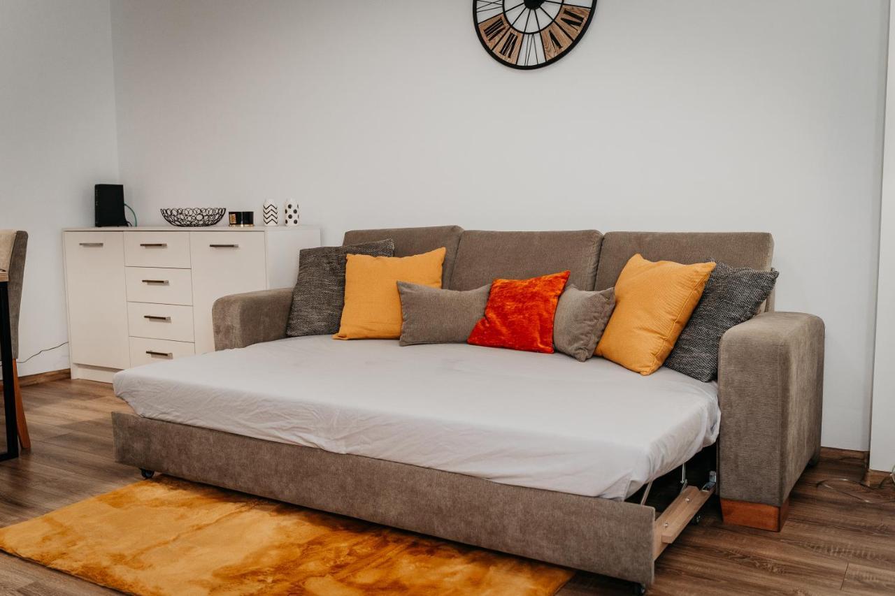 Old Town City Center Apartment 2 - Private Parking Included コシツェ エクステリア 写真
