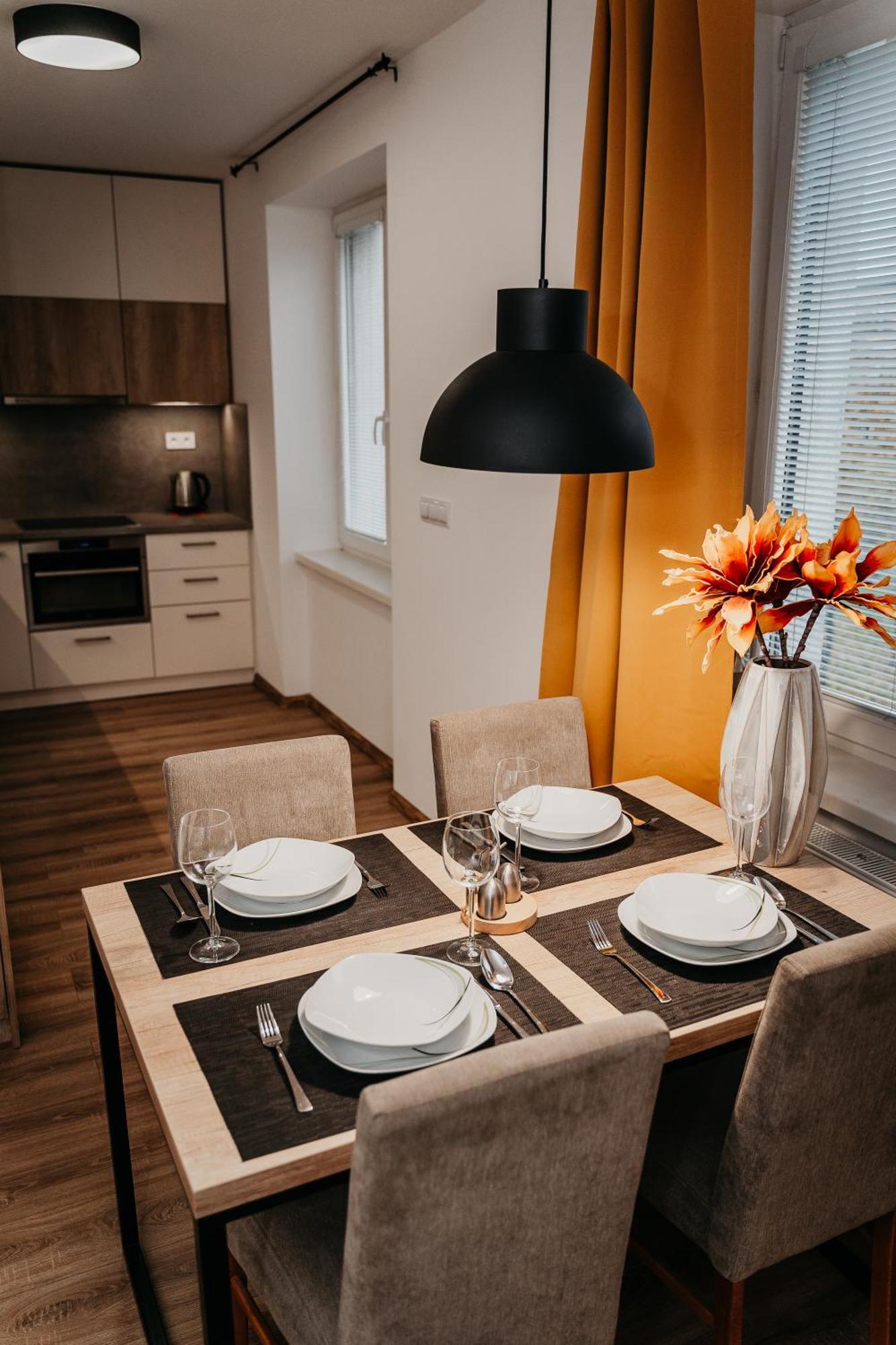 Old Town City Center Apartment 2 - Private Parking Included コシツェ エクステリア 写真