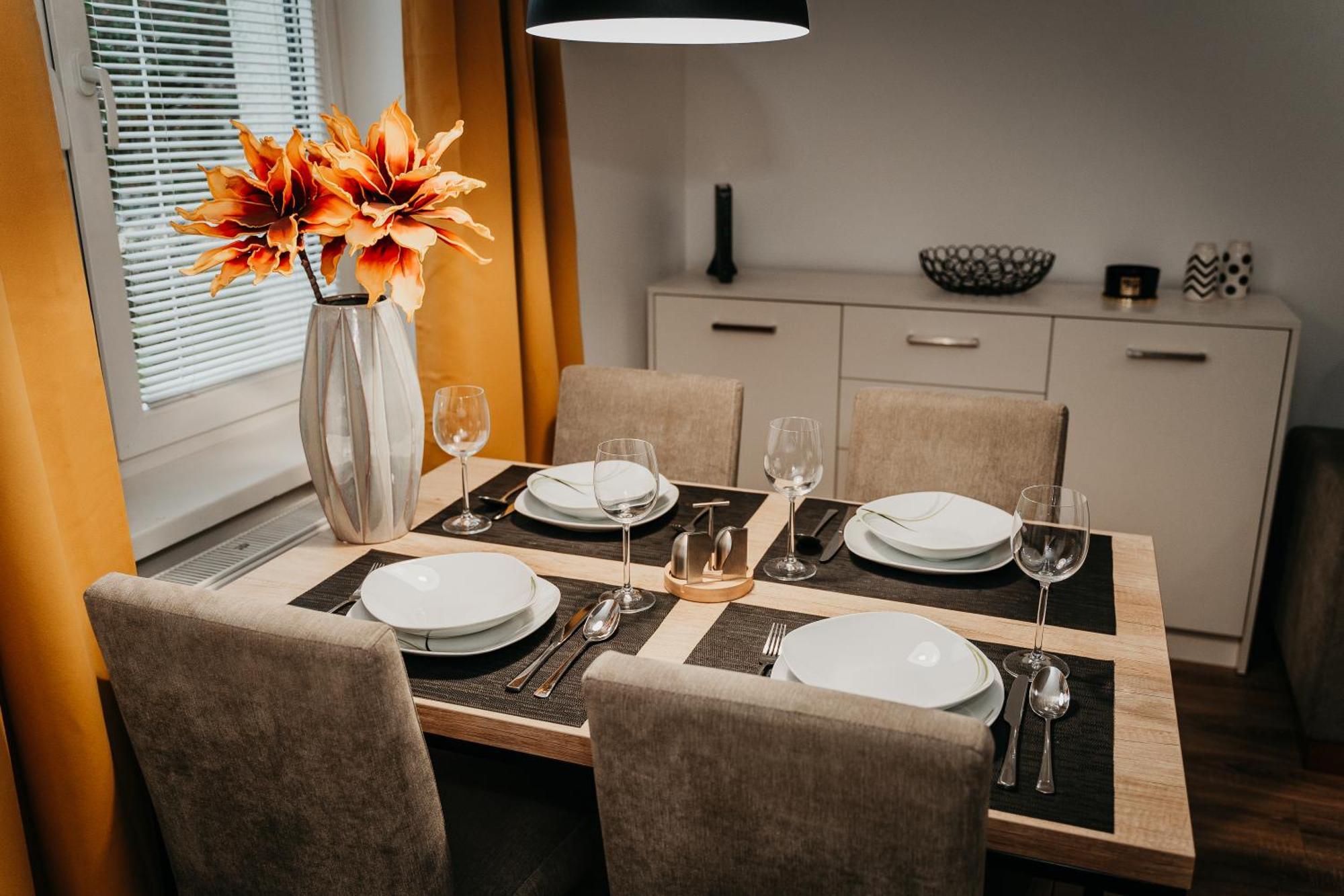 Old Town City Center Apartment 2 - Private Parking Included コシツェ エクステリア 写真